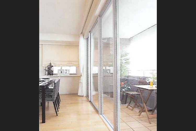 ガーデンヒルズ千里中央のハイサッシュ