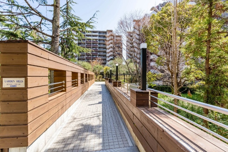 ガーデンヒルズ千里中央の外観